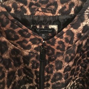 Leopard style vest. Super cute / worn once
